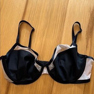 Victoria’s Secret black bra